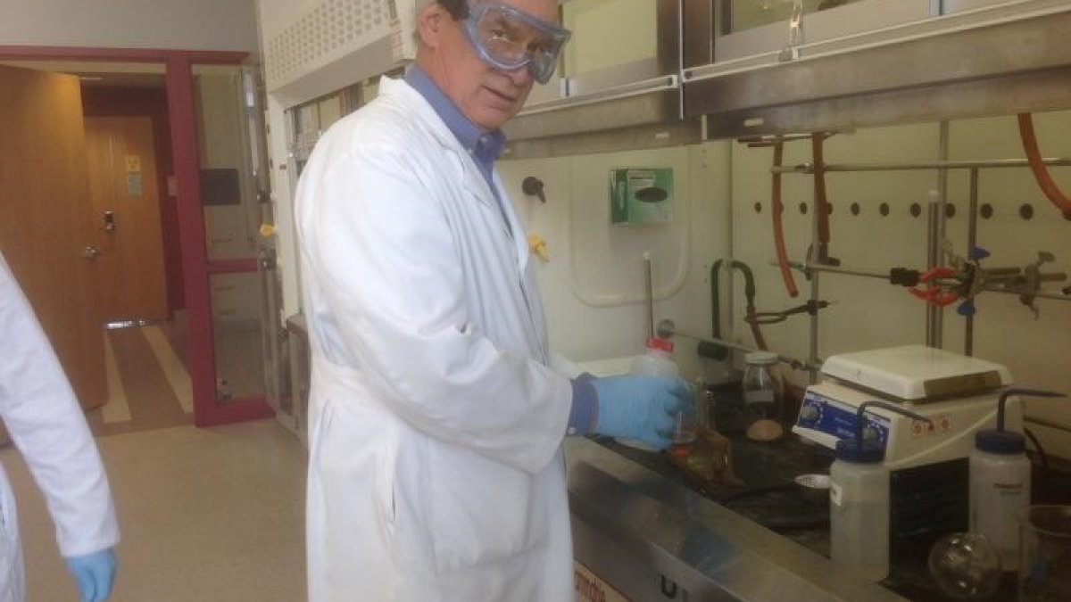 Michael Meyer works in a organic chemistry lab