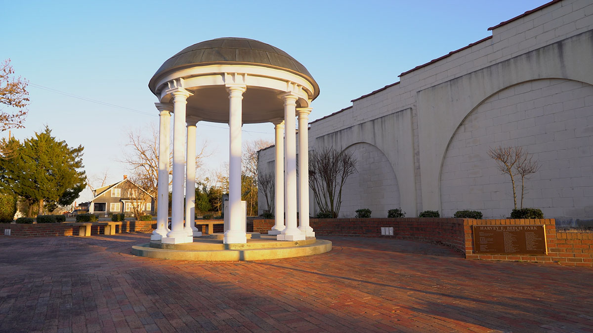 A small town’s Old Well honors a trailblazing Tar Heel